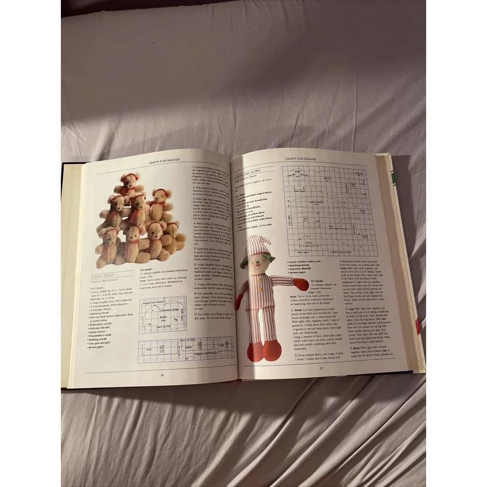 A Patchwork Christmas And Glorious‎ Christmas Crafts Books